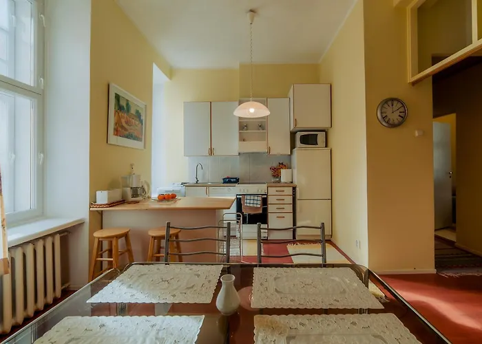 Romeo Family Apartments